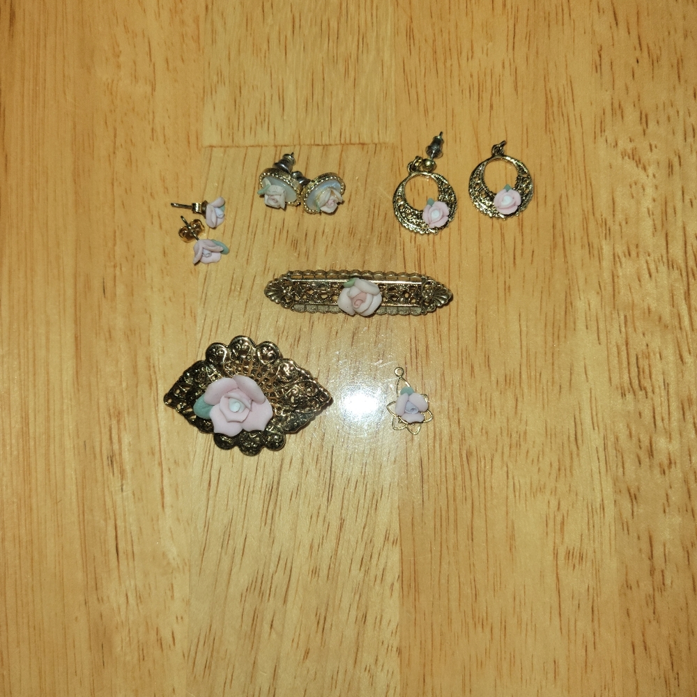 1928 Jewelry Company Collection Brooch Pin and Earrings with Pink Roses